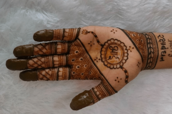 best affordable mehendi Artist in Raipur